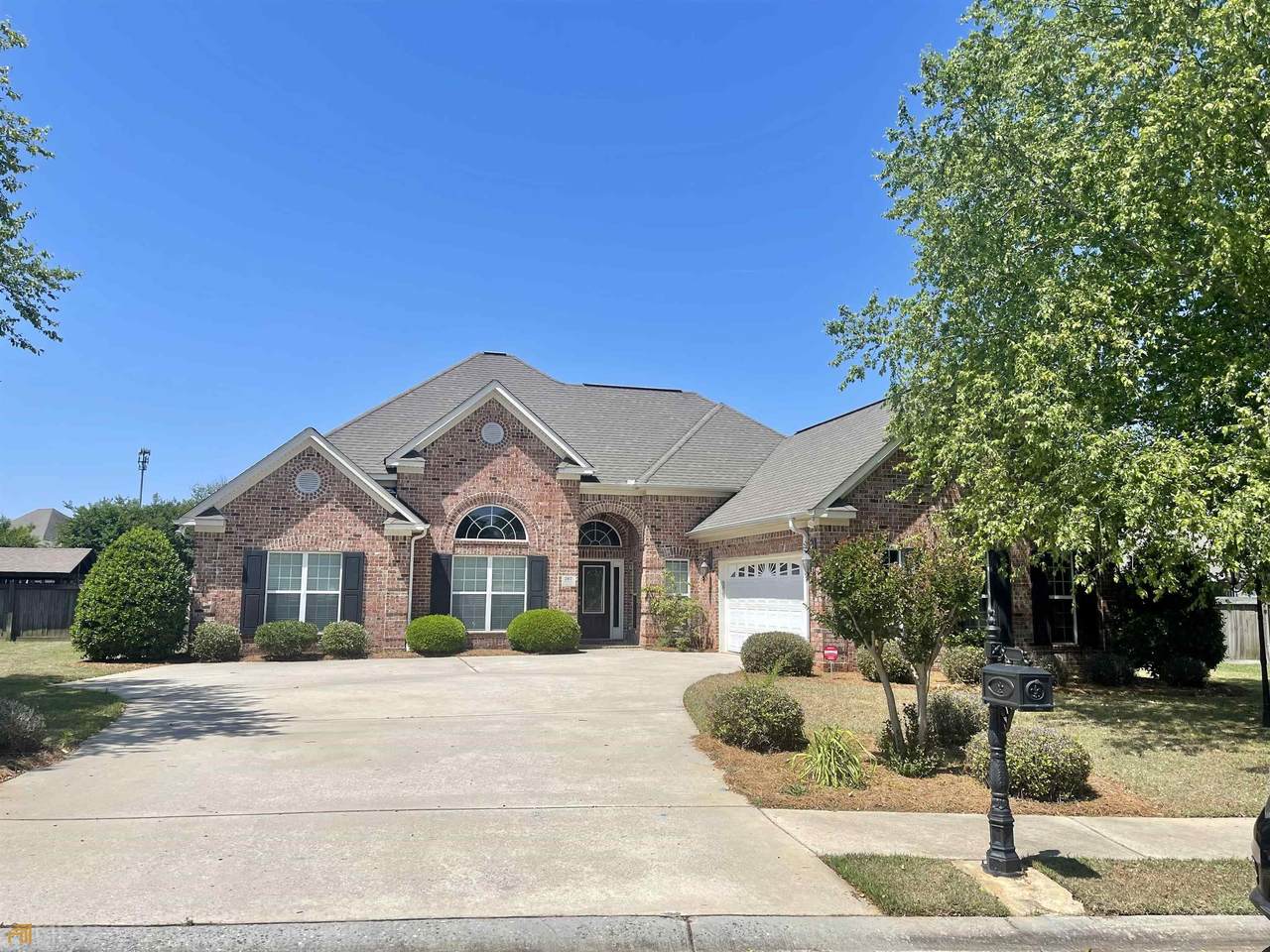 207 Pembroke Pt - Photo 1