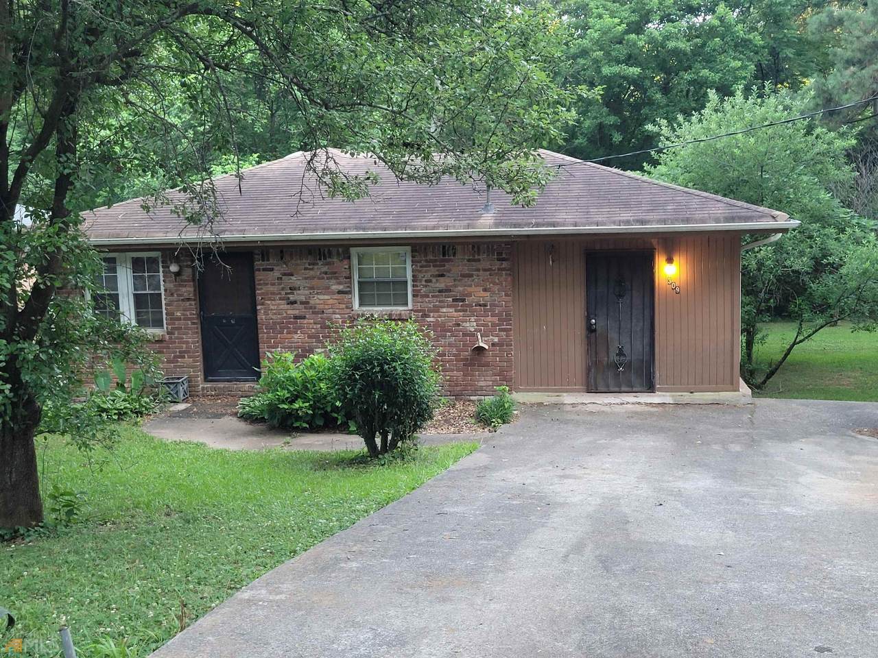 309 E Rhine Hill Road - Photo 1
