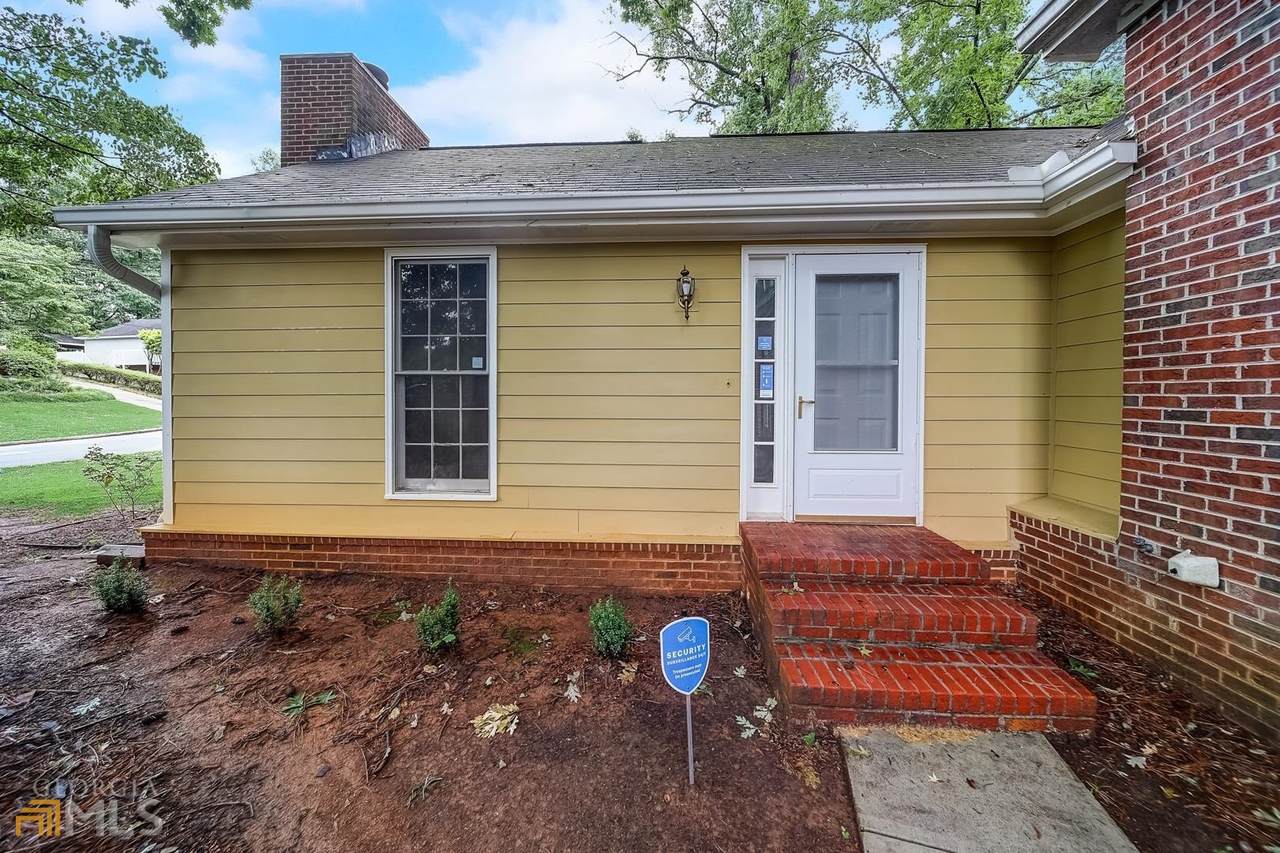 2622 Leeshire - Photo 1