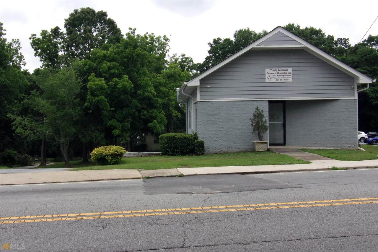 1852 Washington Road - Photo 1
