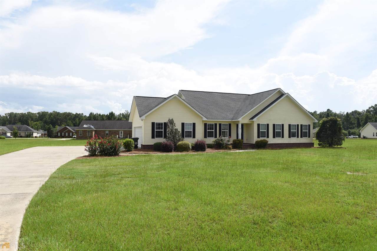 403 Andrew Drive - Photo 1