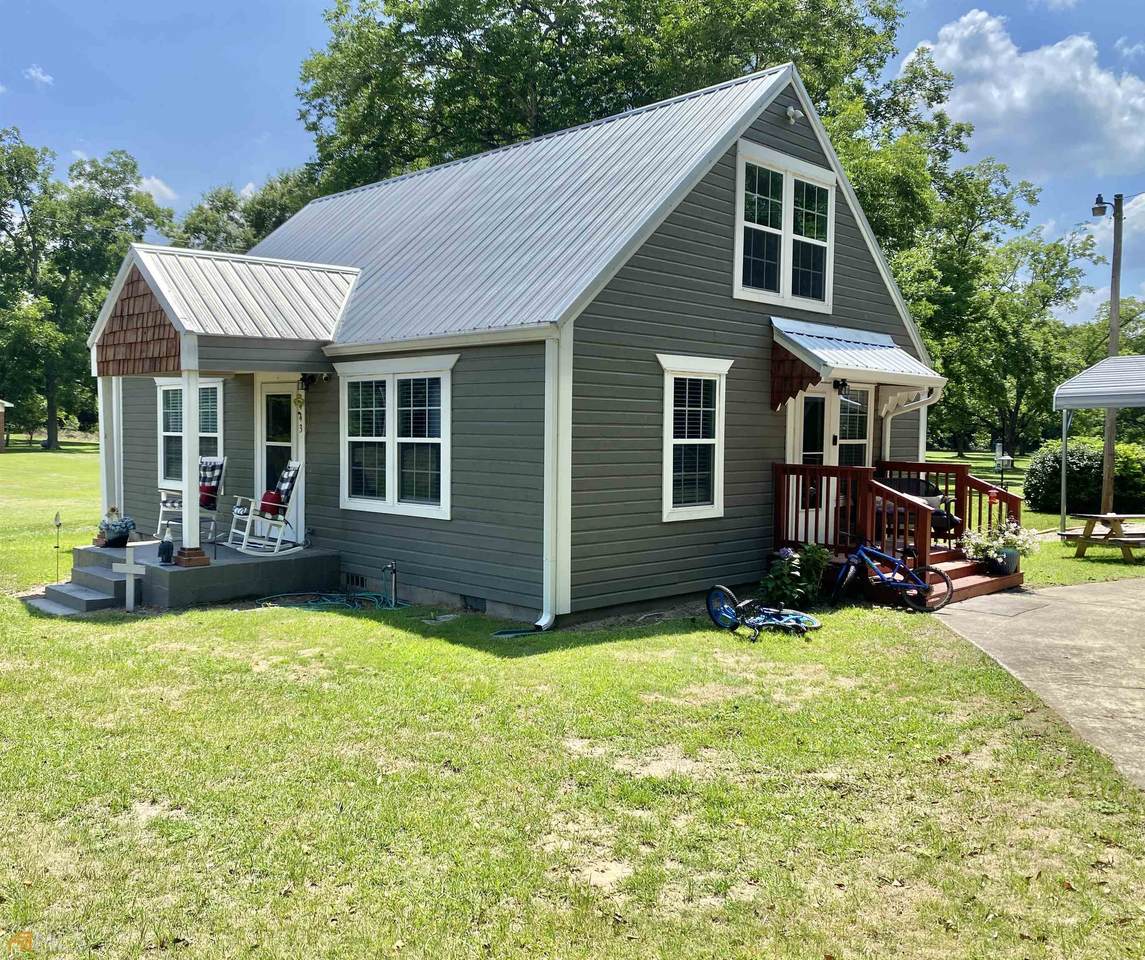 443 Broad - Photo 1