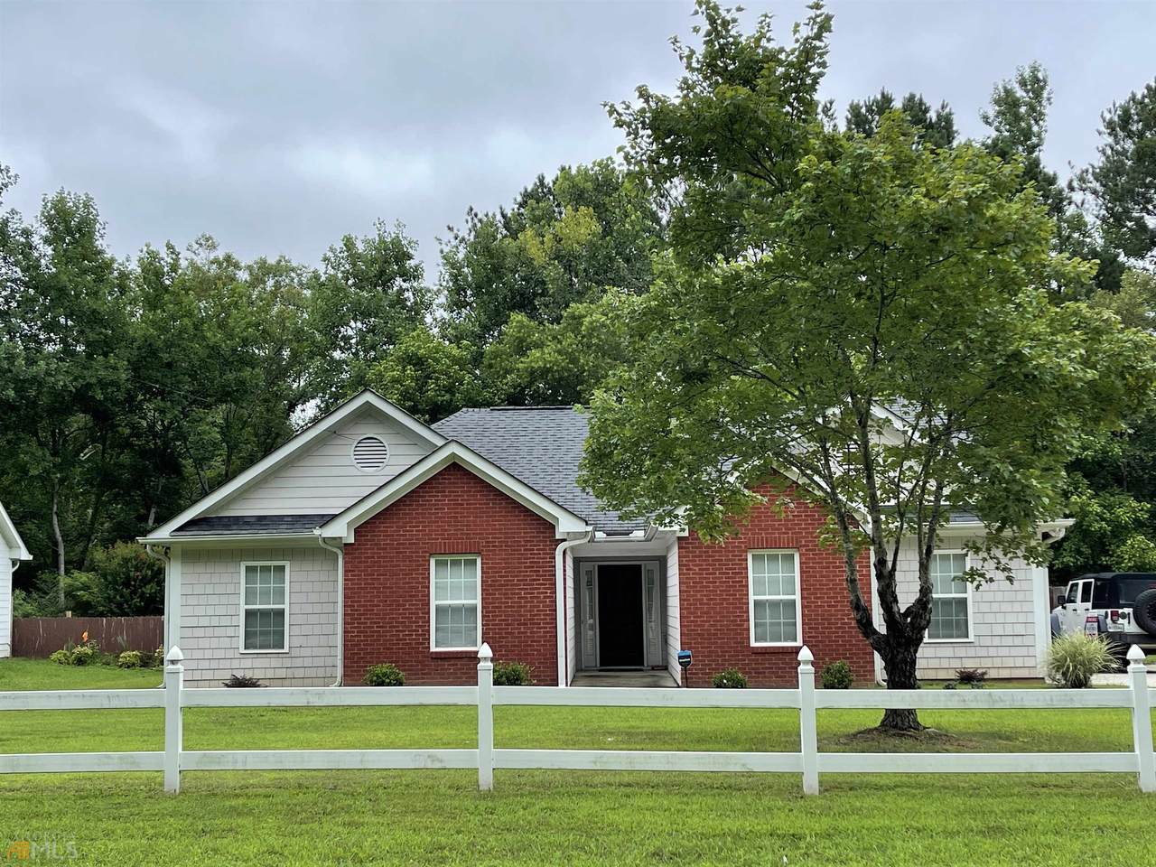 465 Hunnicutt Road - Photo 1