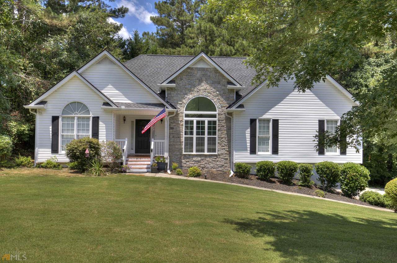 915 Whitby Drive - Photo 1