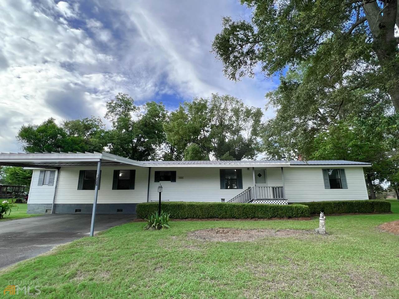 527 4th Ave - Photo 1
