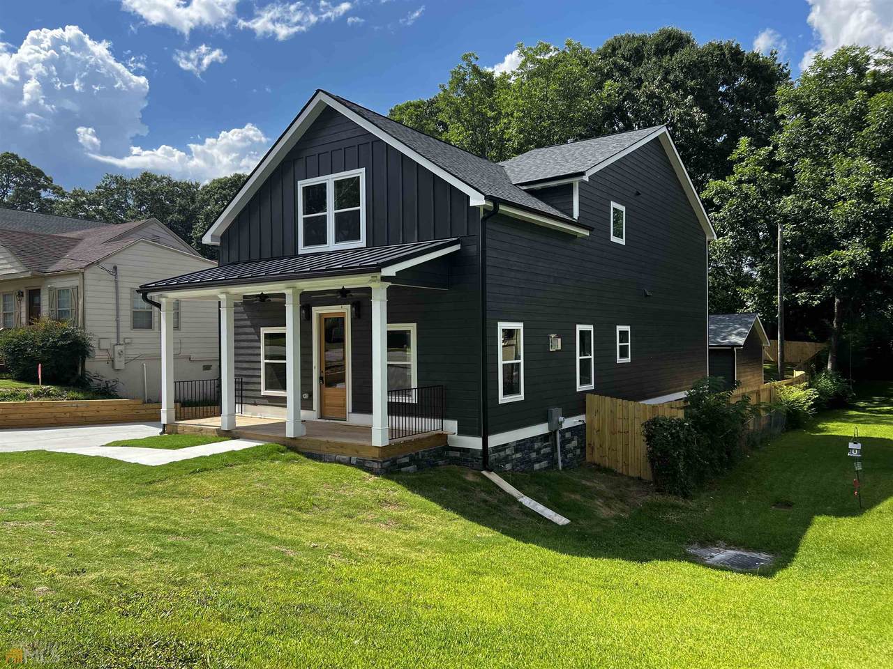1465 Mercer Avenue - Photo 1