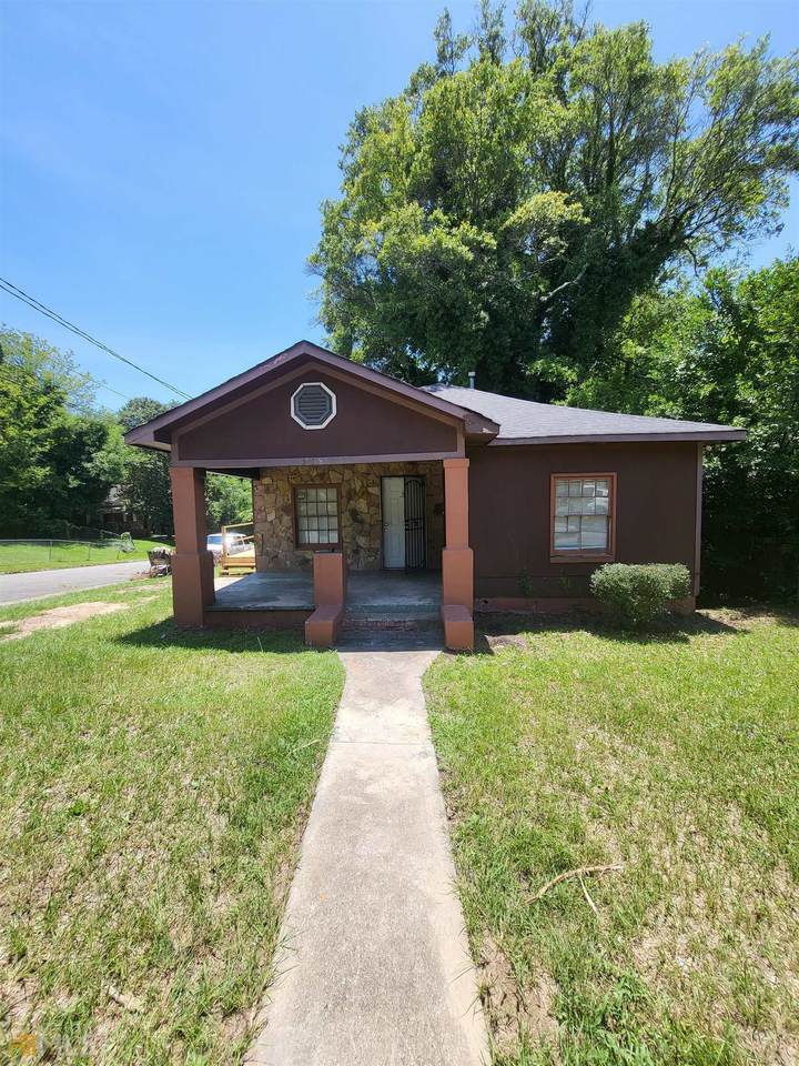 558 Cleveland Street - Photo 1