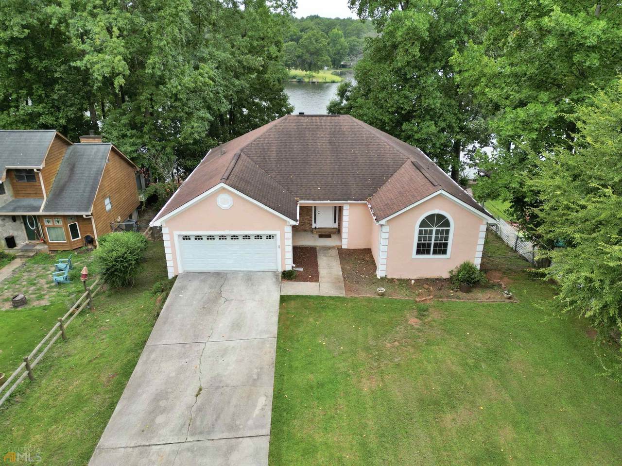 362 Lakeshore Drive - Photo 1