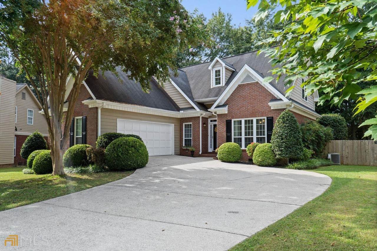 6748 Oakhurst Court - Photo 1