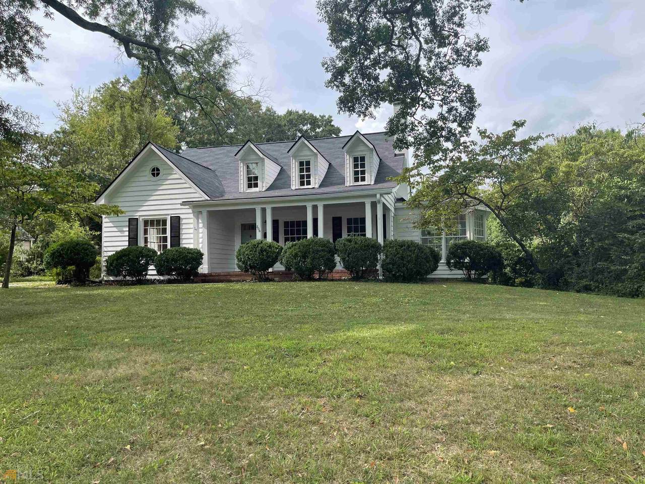 306 Victoria Avenue - Photo 1