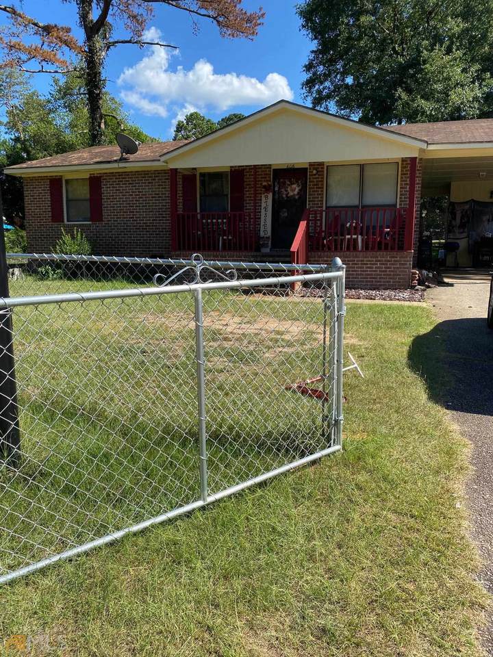 808 Georgia Avenue - Photo 1