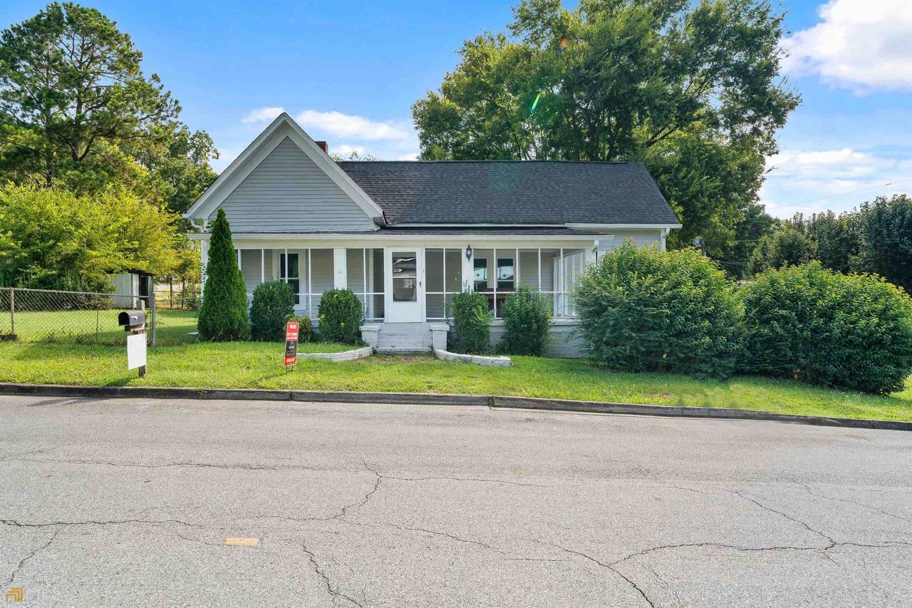304 Jones Avenue - Photo 1