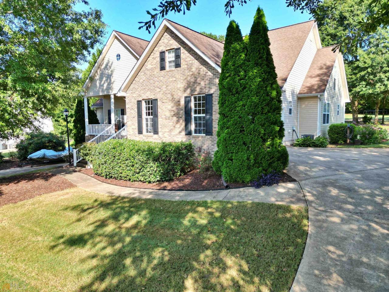 702 Clover Leaf Court - Photo 1