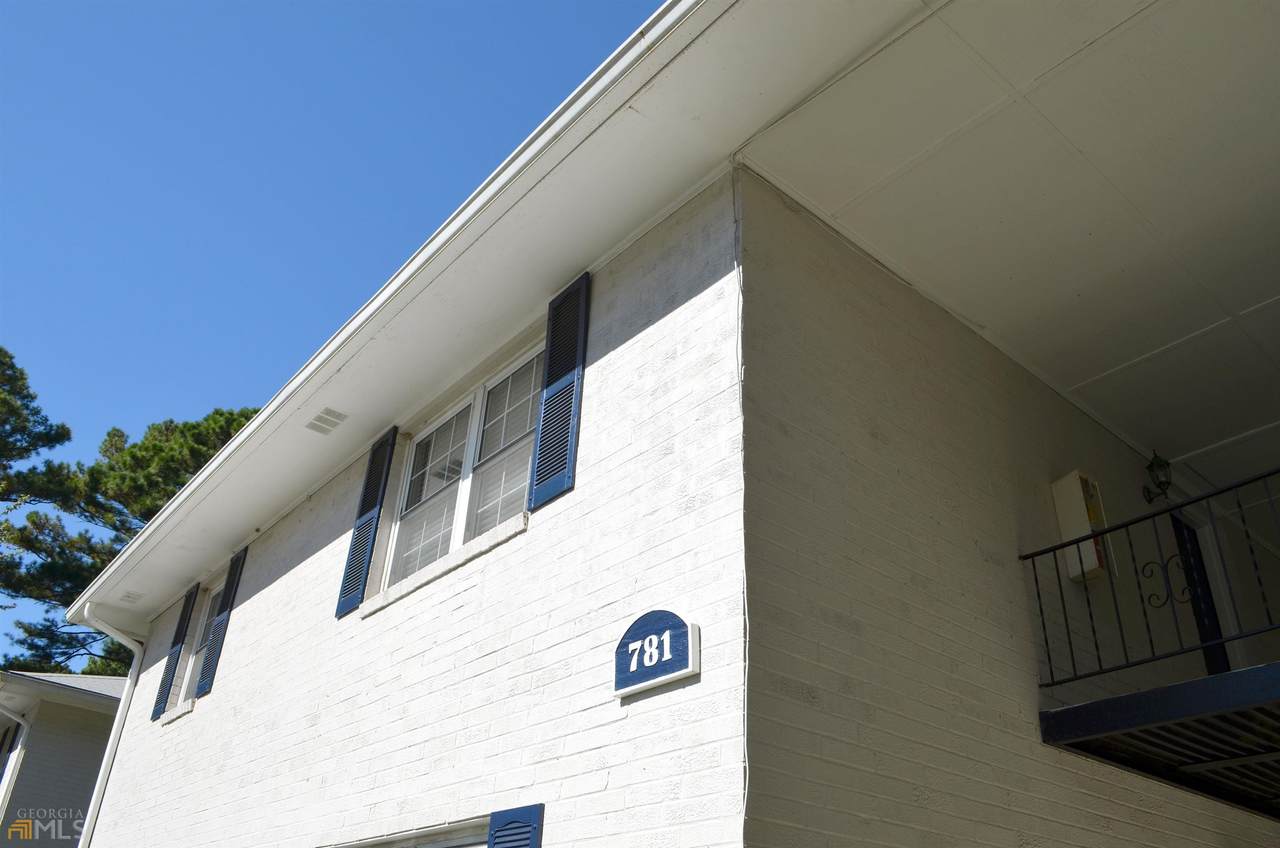 781 Jordan Lane - Photo 1
