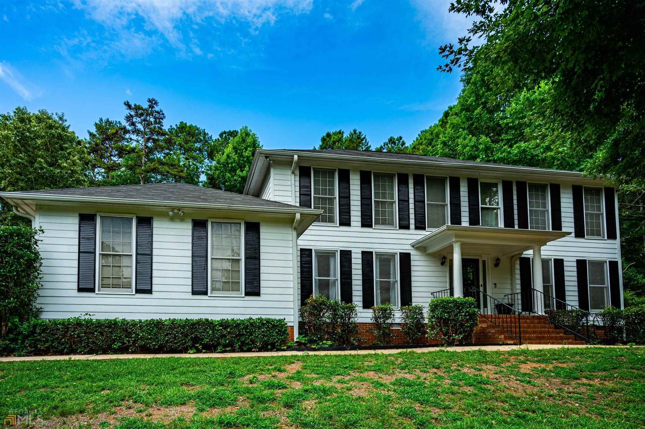 220 Ashford Circle - Photo 1
