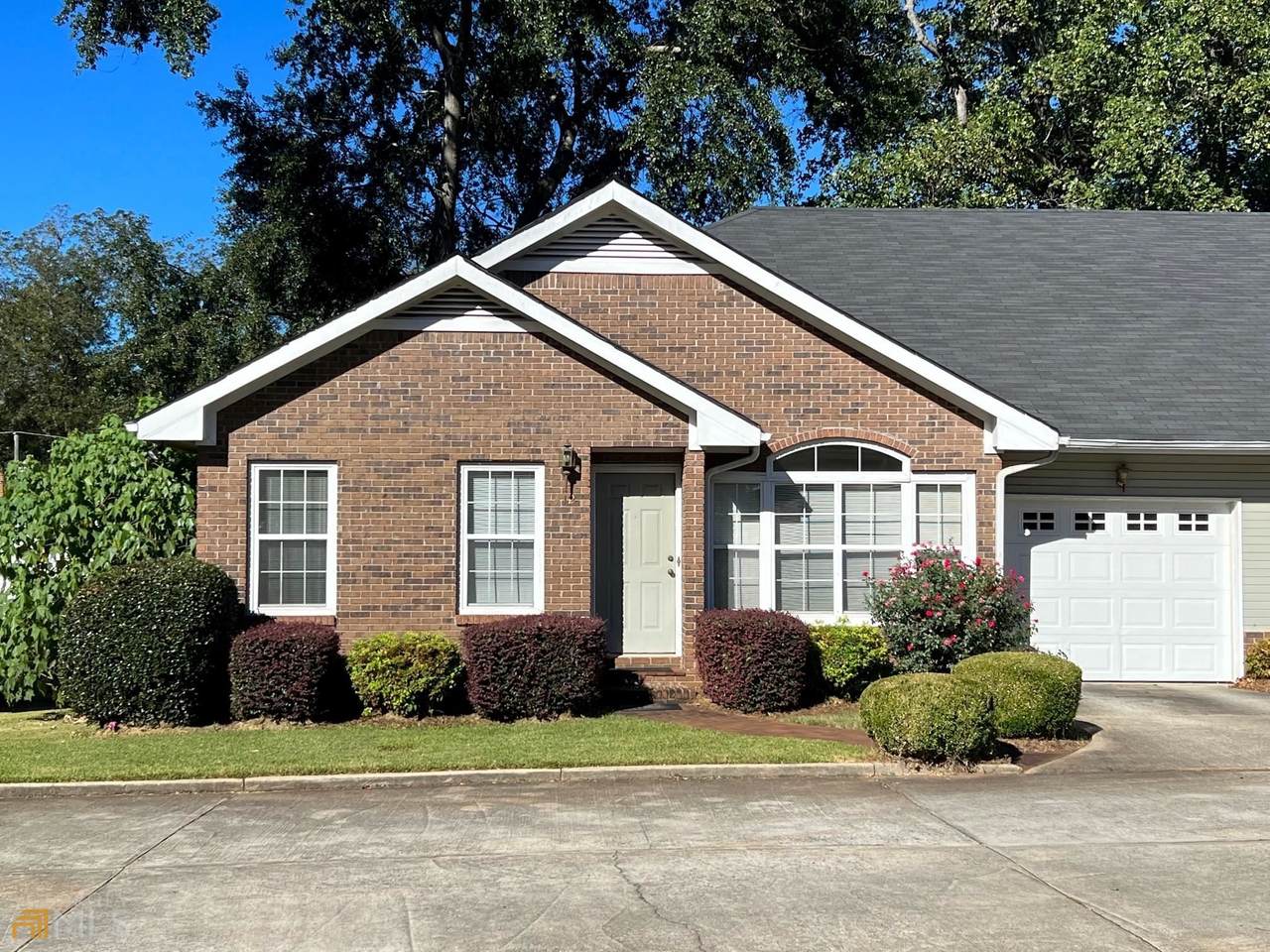 412 Cedarwood Lane - Photo 1