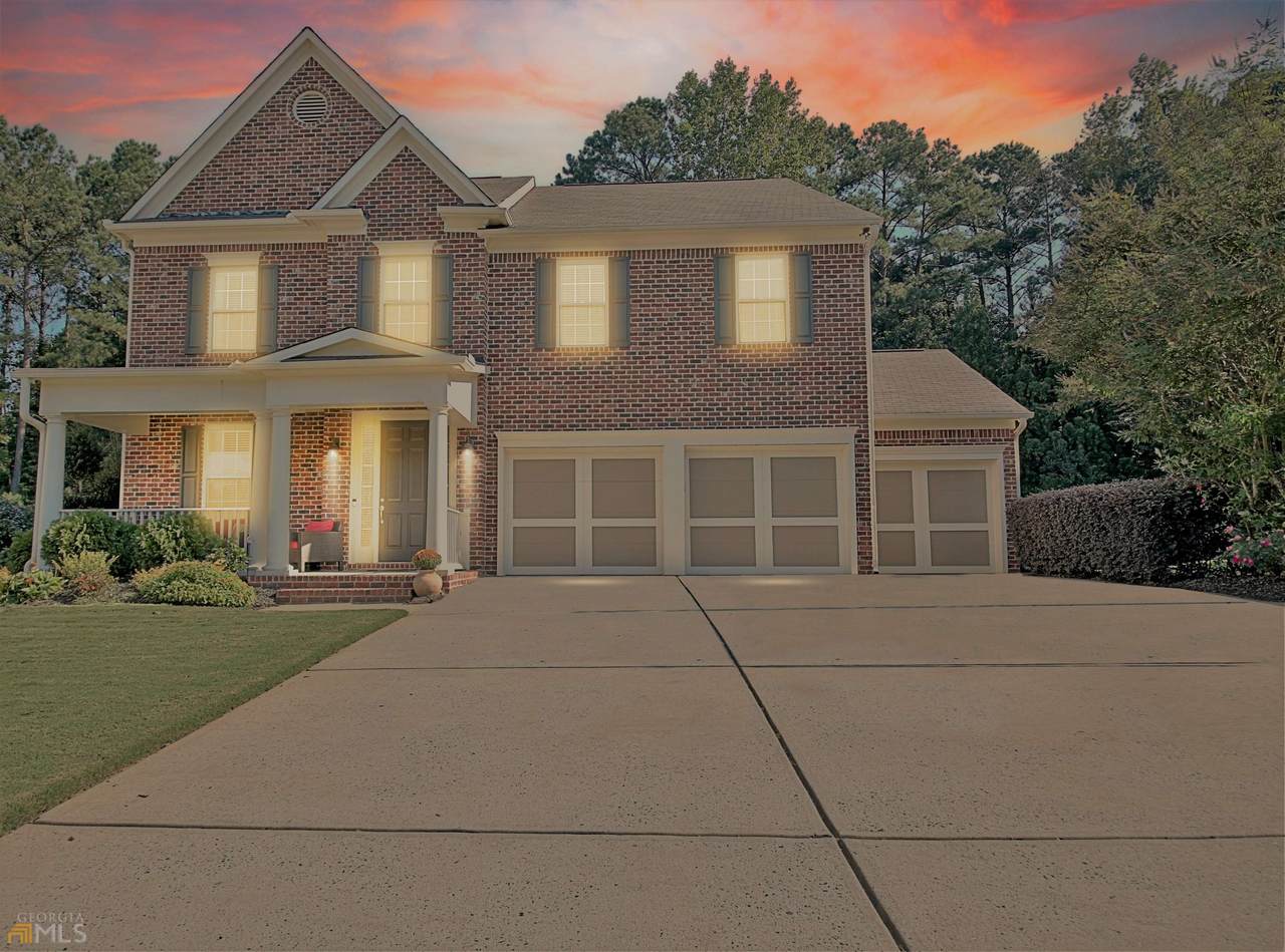 834 Richmond Circle - Photo 1