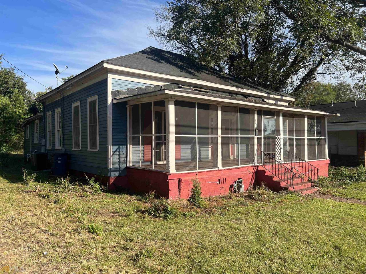 1290 Pio Nono Avenue - Photo 1