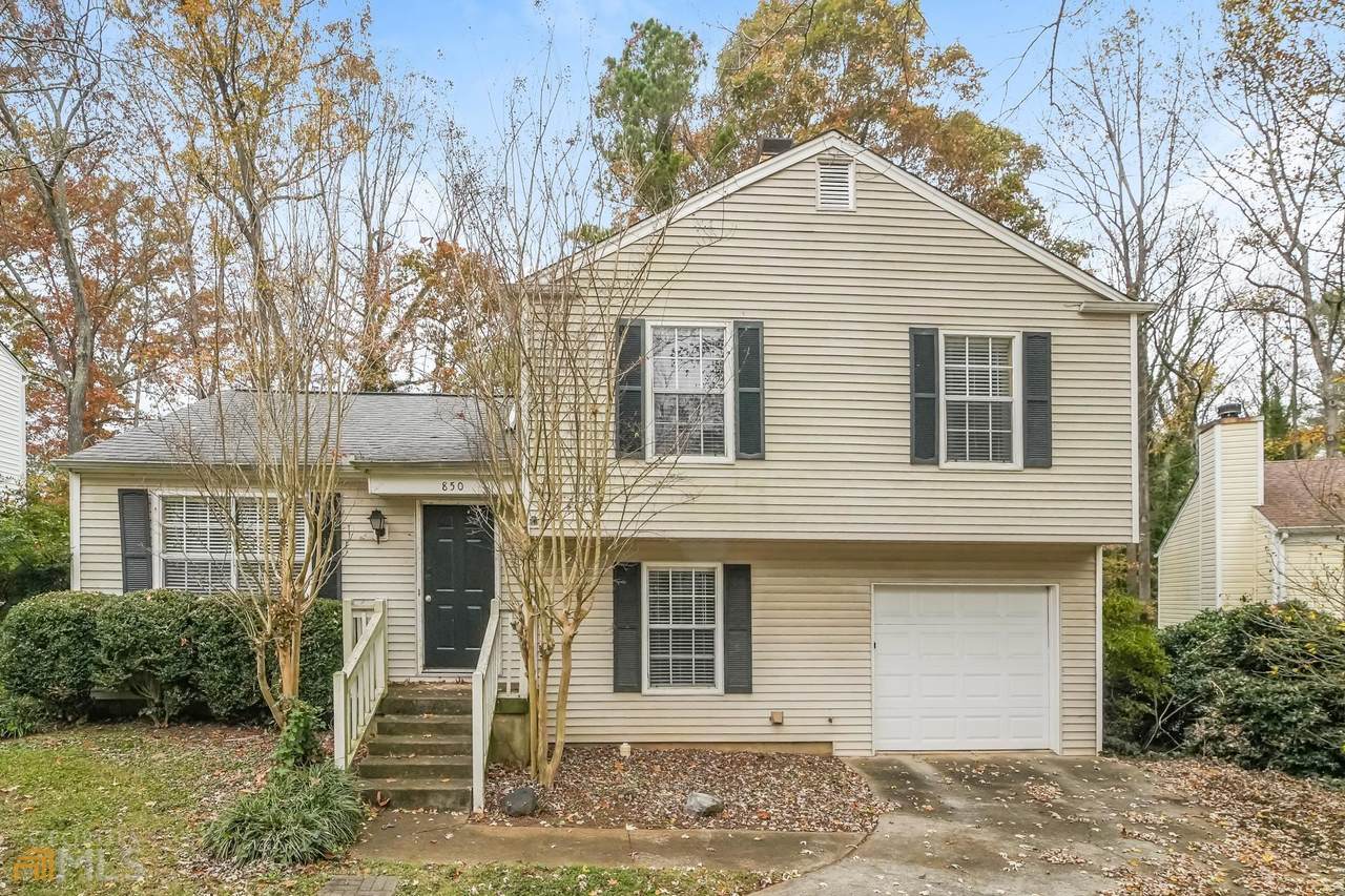850 Highland Terrace - Photo 1