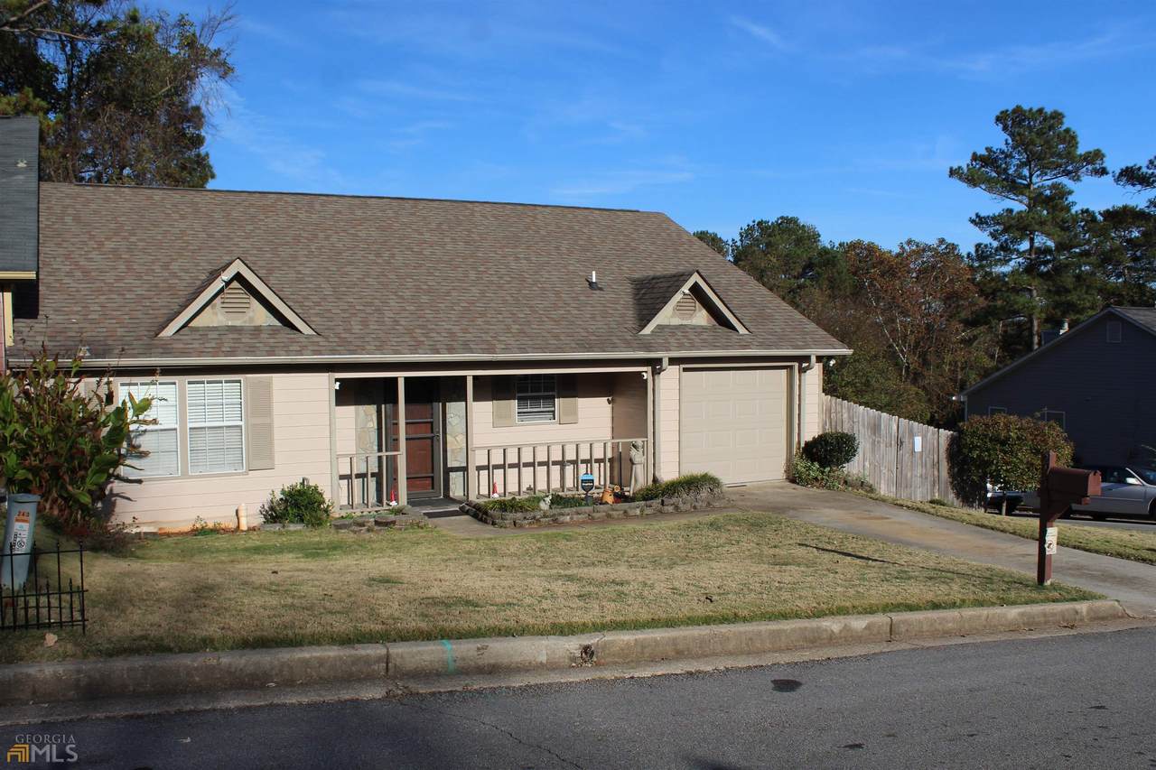245 Oak Circle North - Photo 1