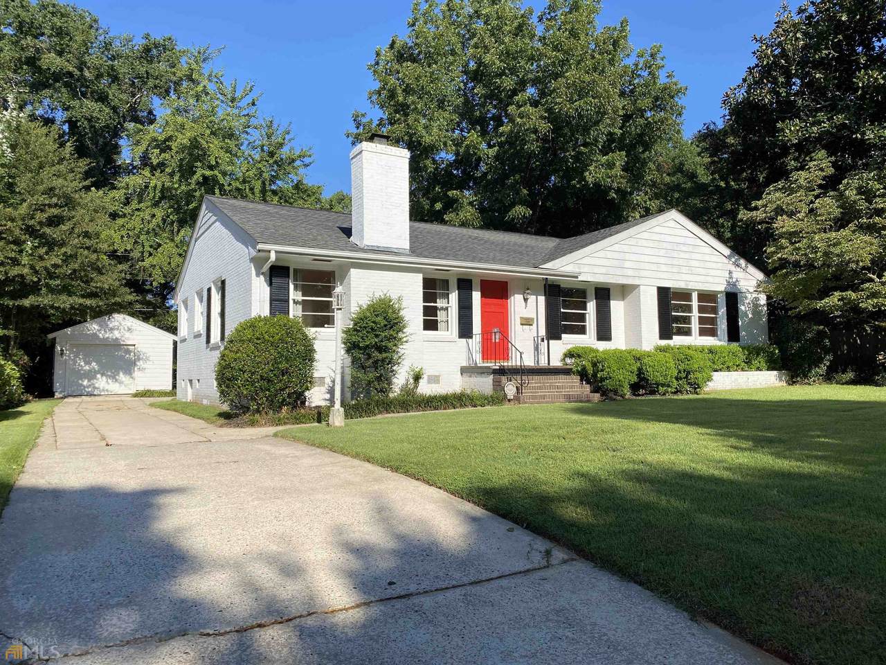 31 Clarendon Avenue - Photo 1