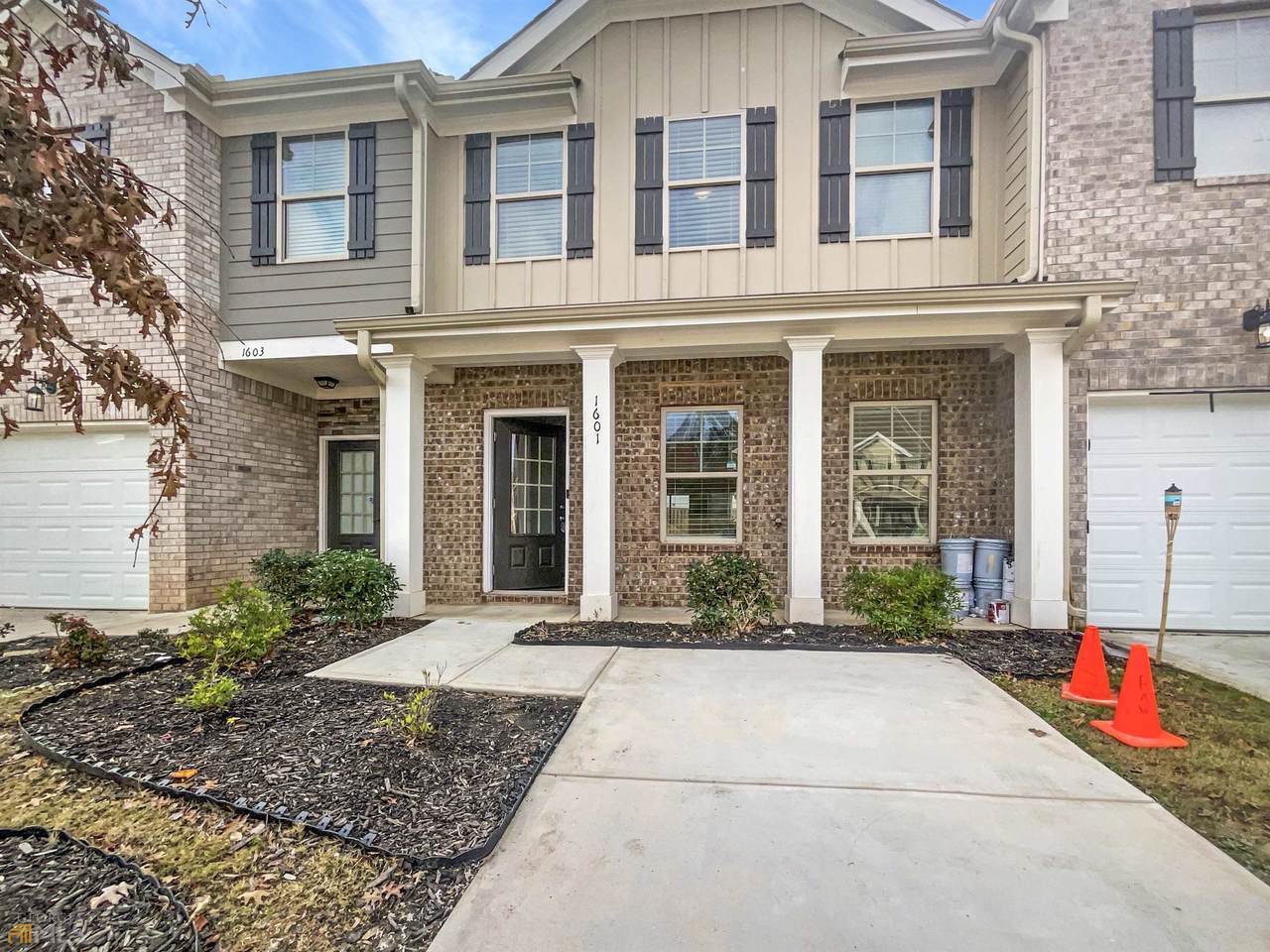 1601 Iris Walk - Photo 1