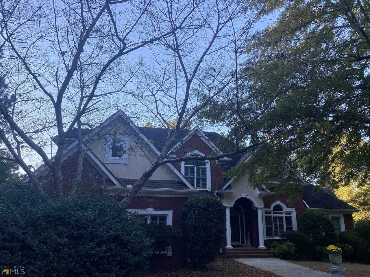 5047 Lakeridge Close - Photo 1
