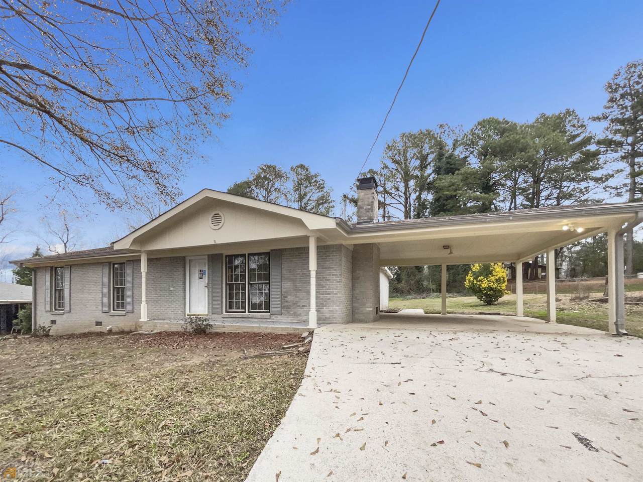 1379 Stoneybrook Drive - Photo 1