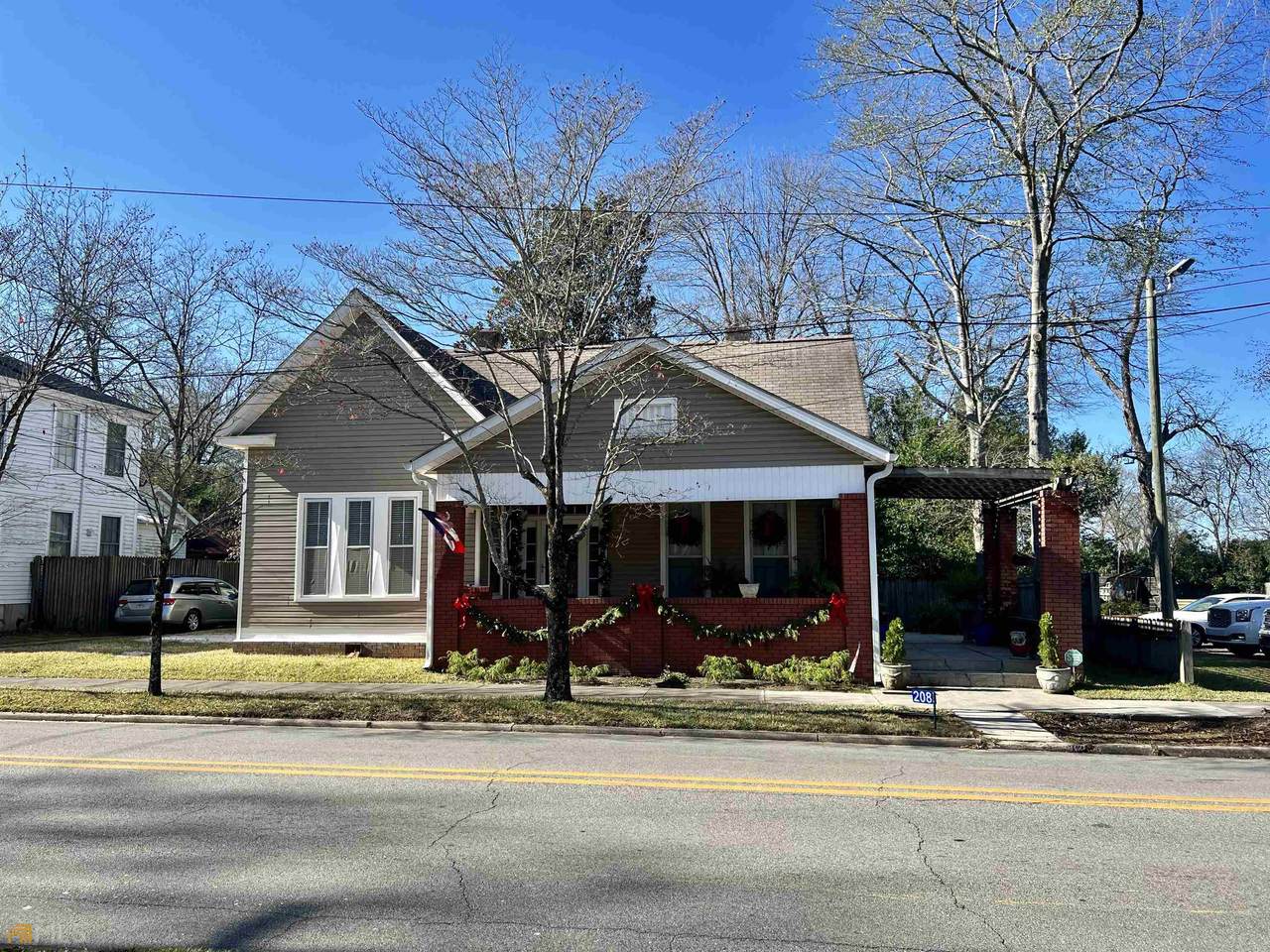 208 Smith Street - Photo 1