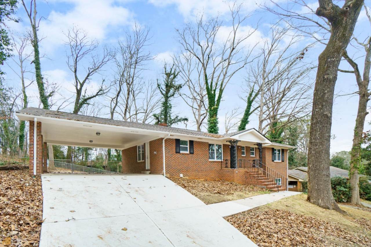 2587 Woodhill Lane - Photo 1
