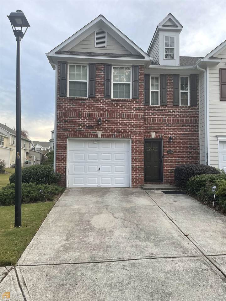 2557 Leicester Way - Photo 1