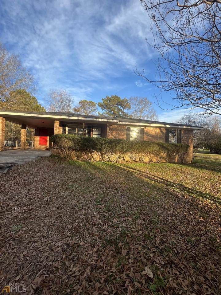 83 Hall Circle - Photo 1