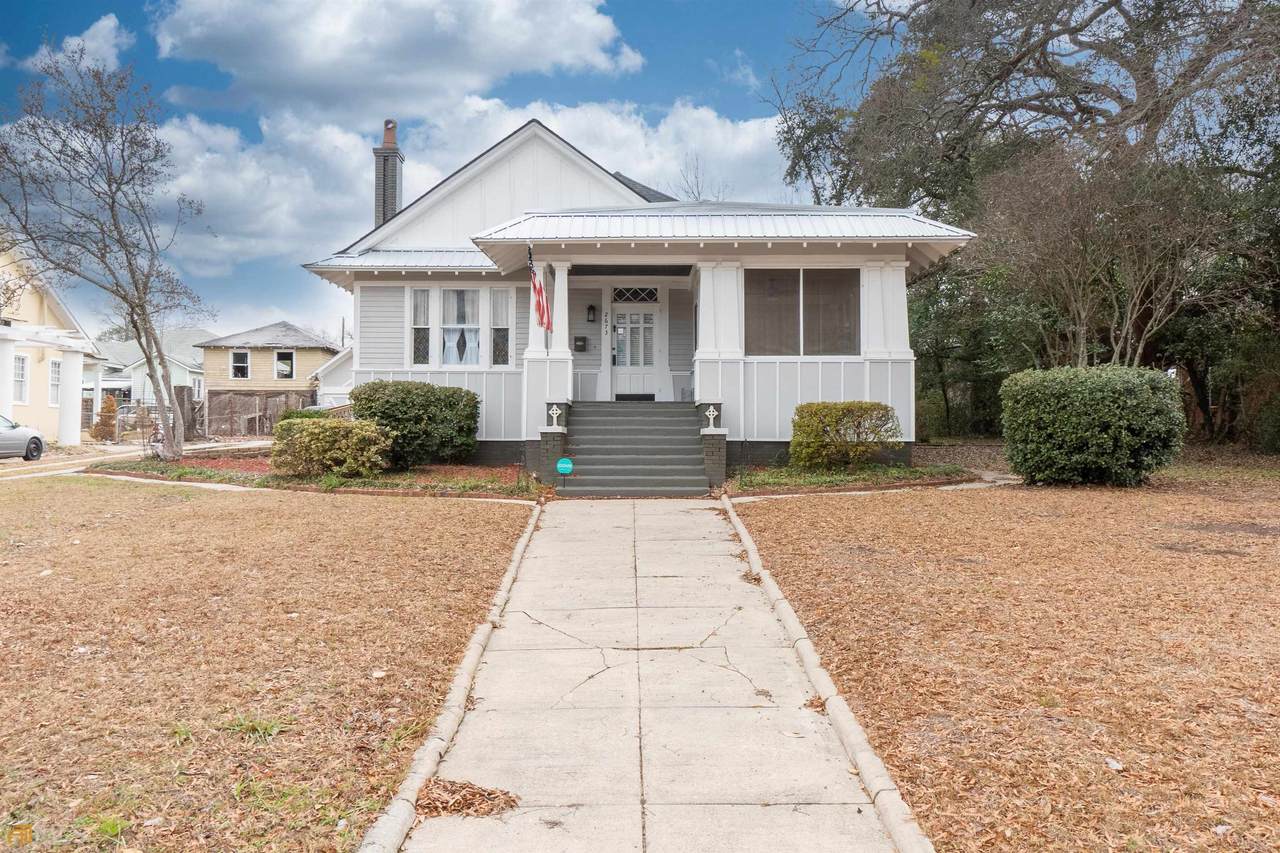 2673 Cherokee Avenue - Photo 1