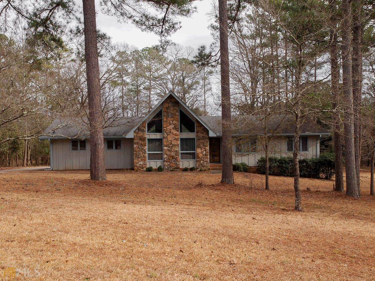160 Canterbury Lane - Photo 1