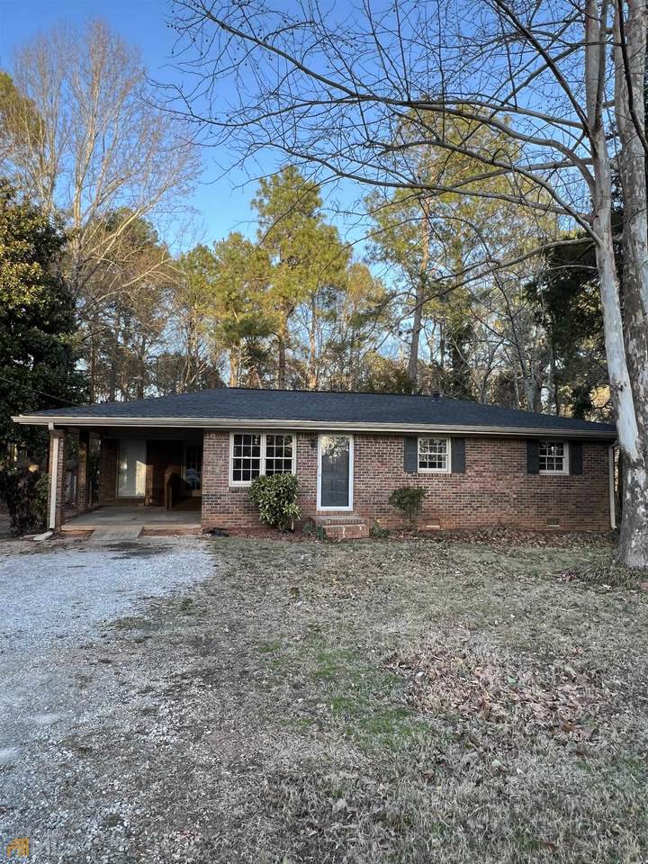 626 Lakeview Drive - Photo 1