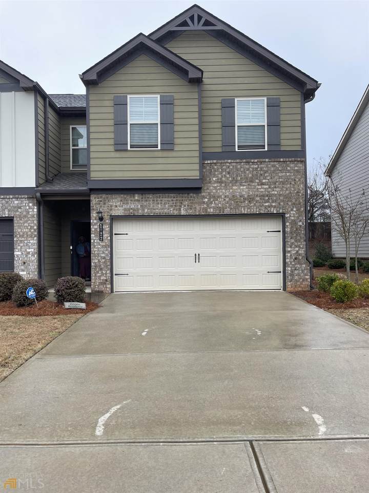 1022 Mcconaughy Court - Photo 1