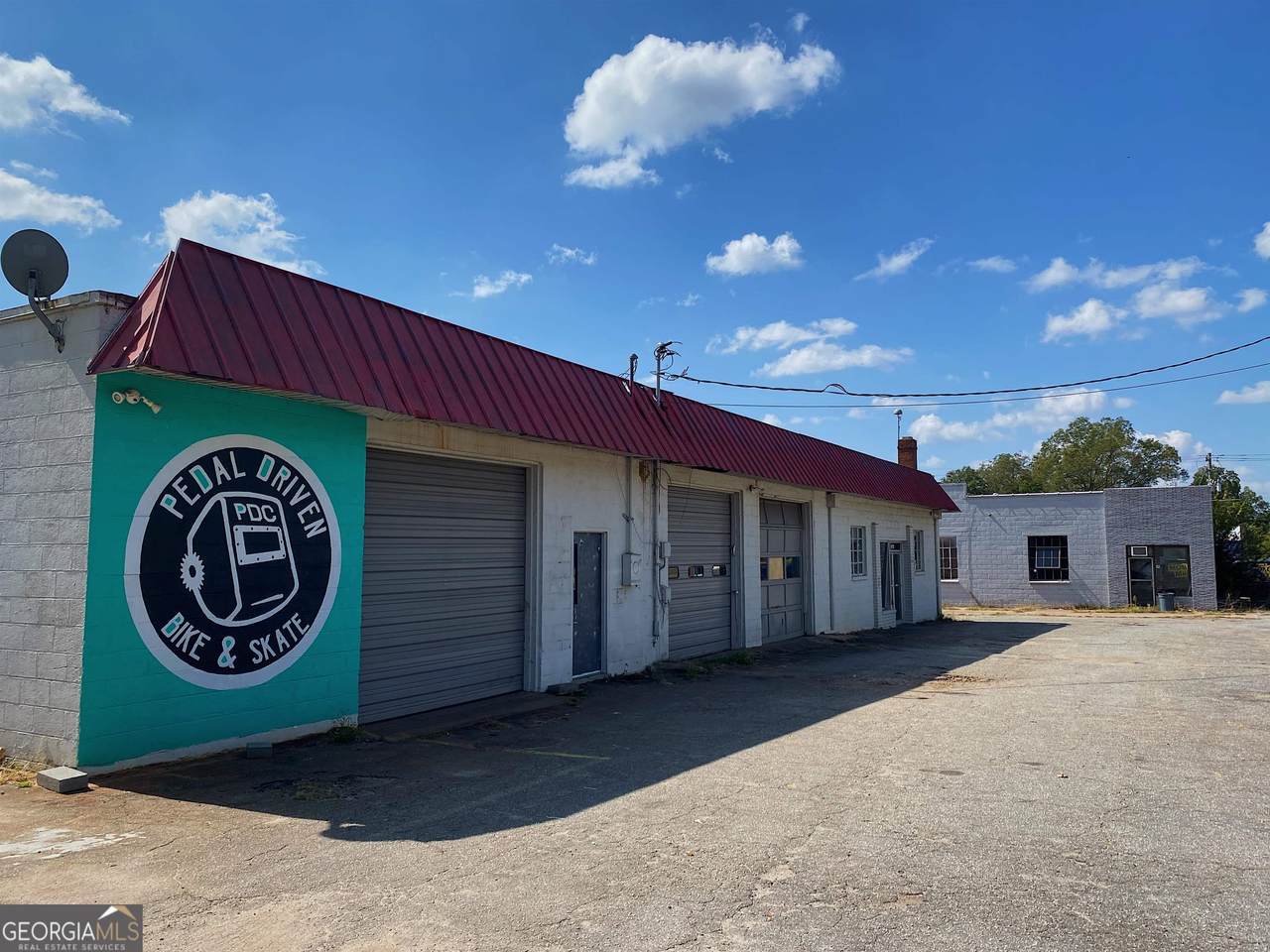 1095 Broad Street - Photo 1