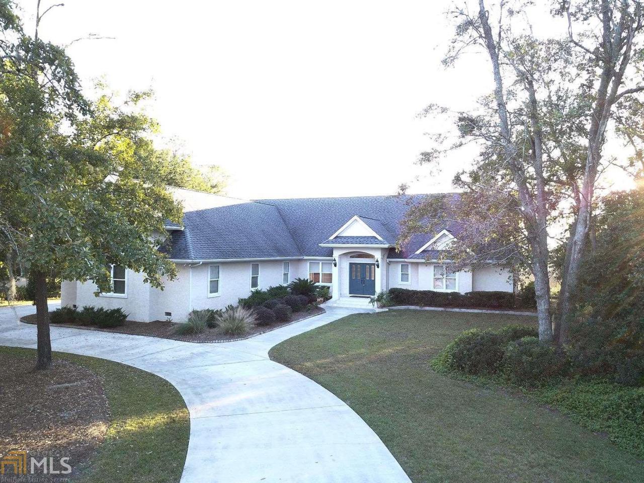 1075 Greenwillow Dr - Photo 1
