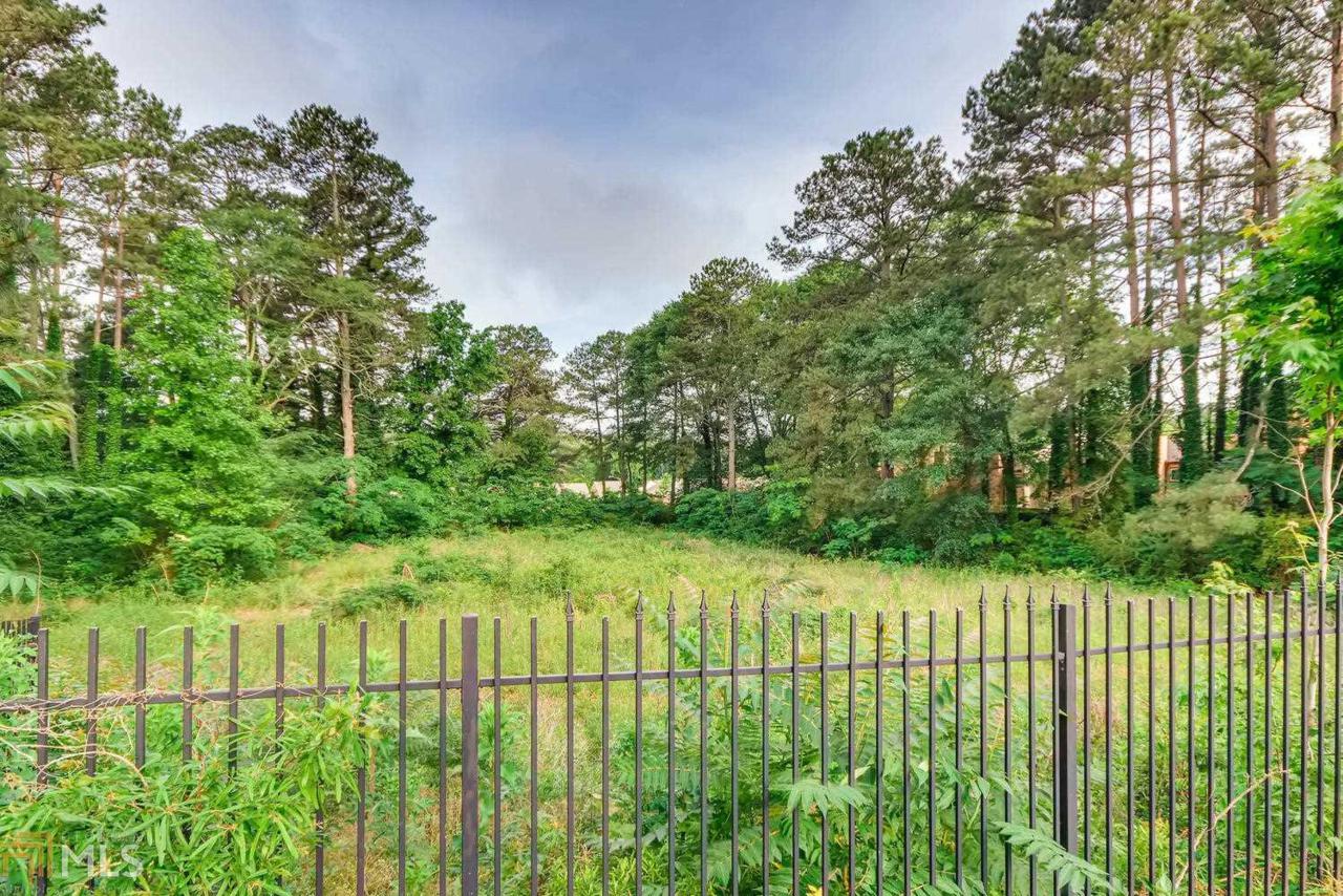 2043 Columbia Dr - Photo 1