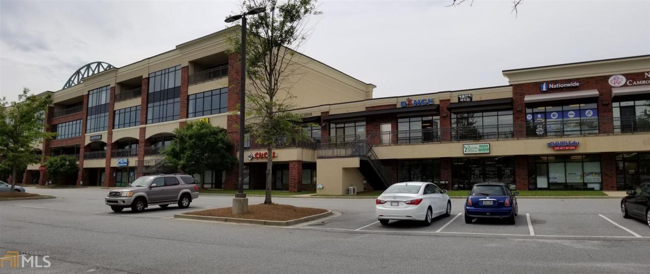 302 Satellite Blvd - Photo 1