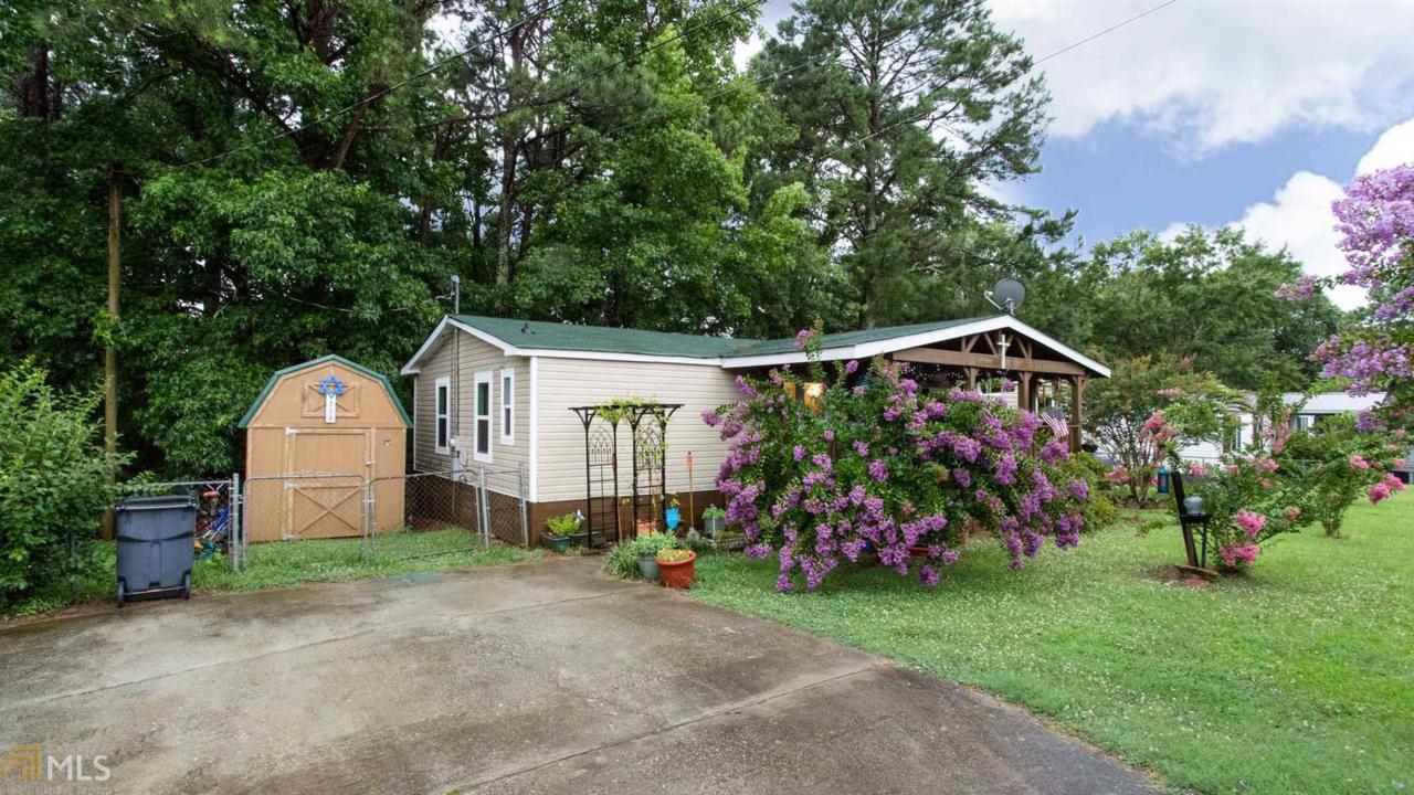 319 Woodridge Dr - Photo 1