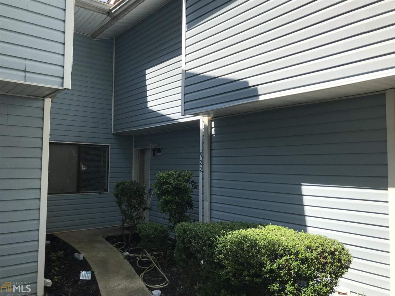 922 Lakewood Ln - Photo 1