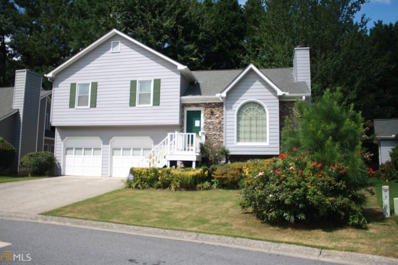 1005 Chateau Ln - Photo 1