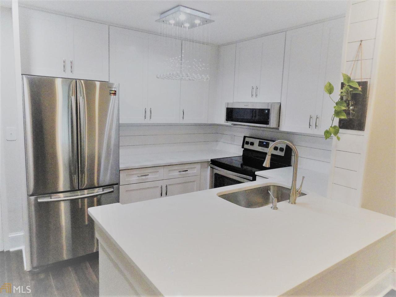 300 Johnson Ferry Rd - Photo 1