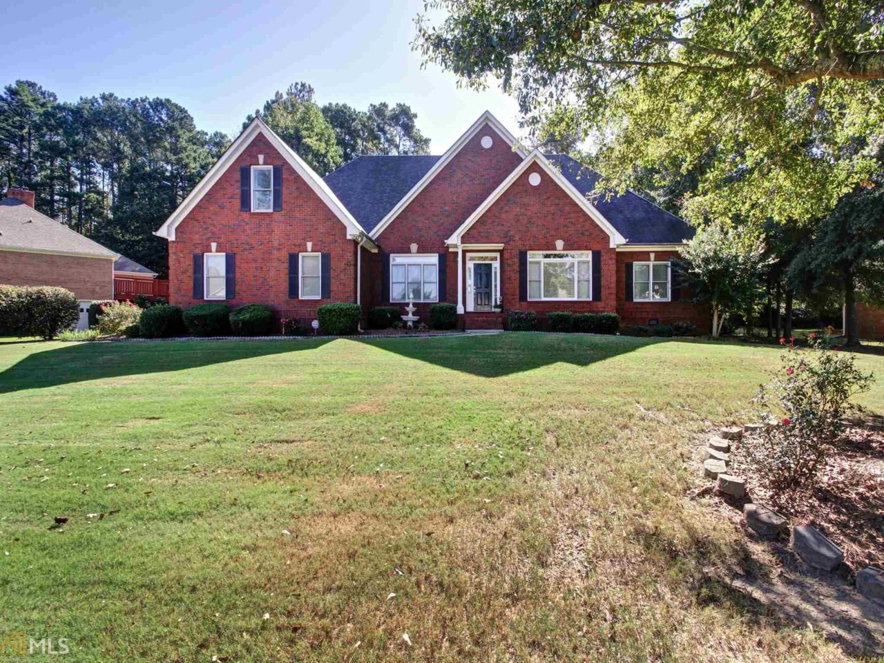 311 Trenton Cir - Photo 1