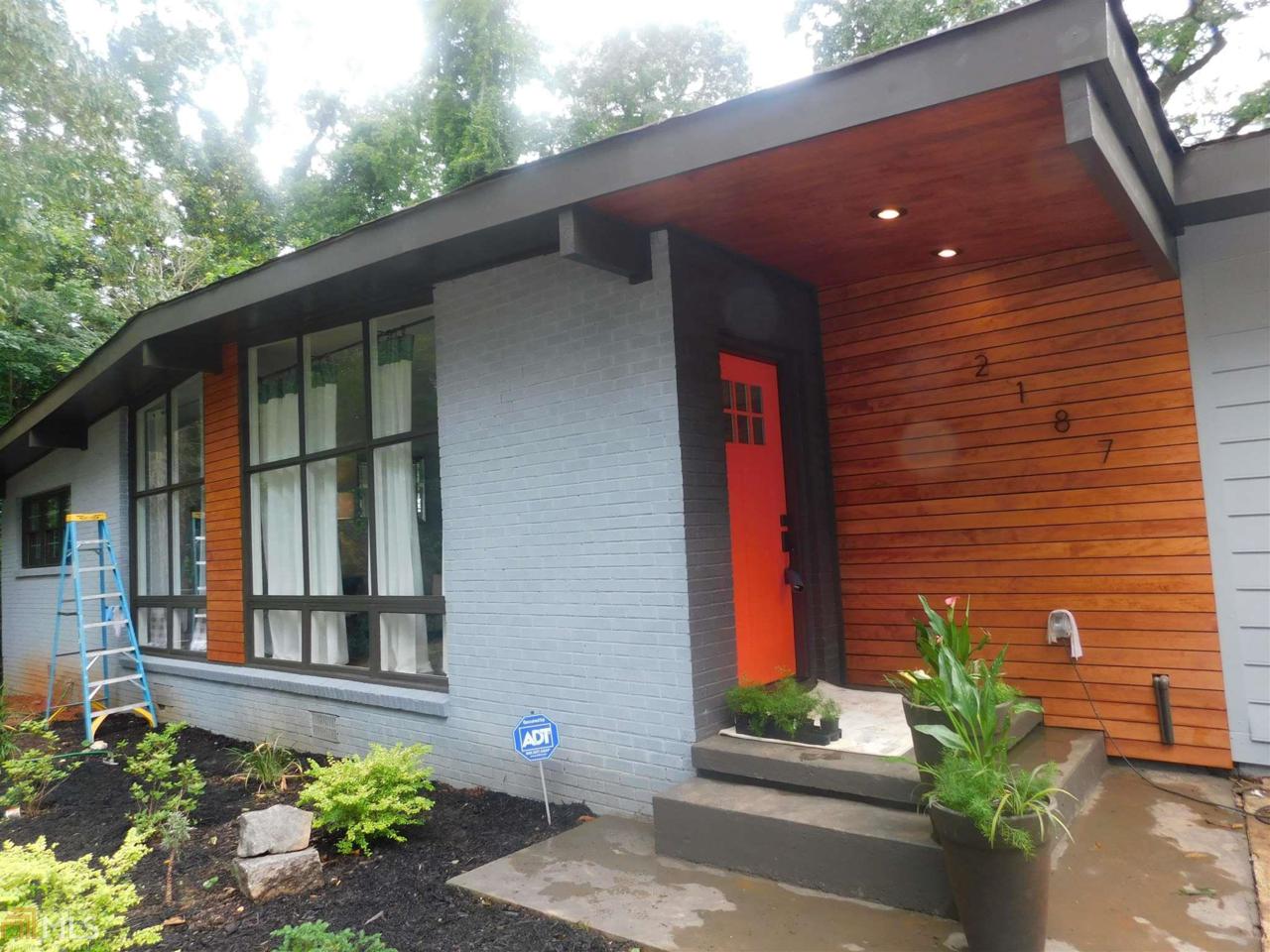 2187 Columbia Dr - Photo 1