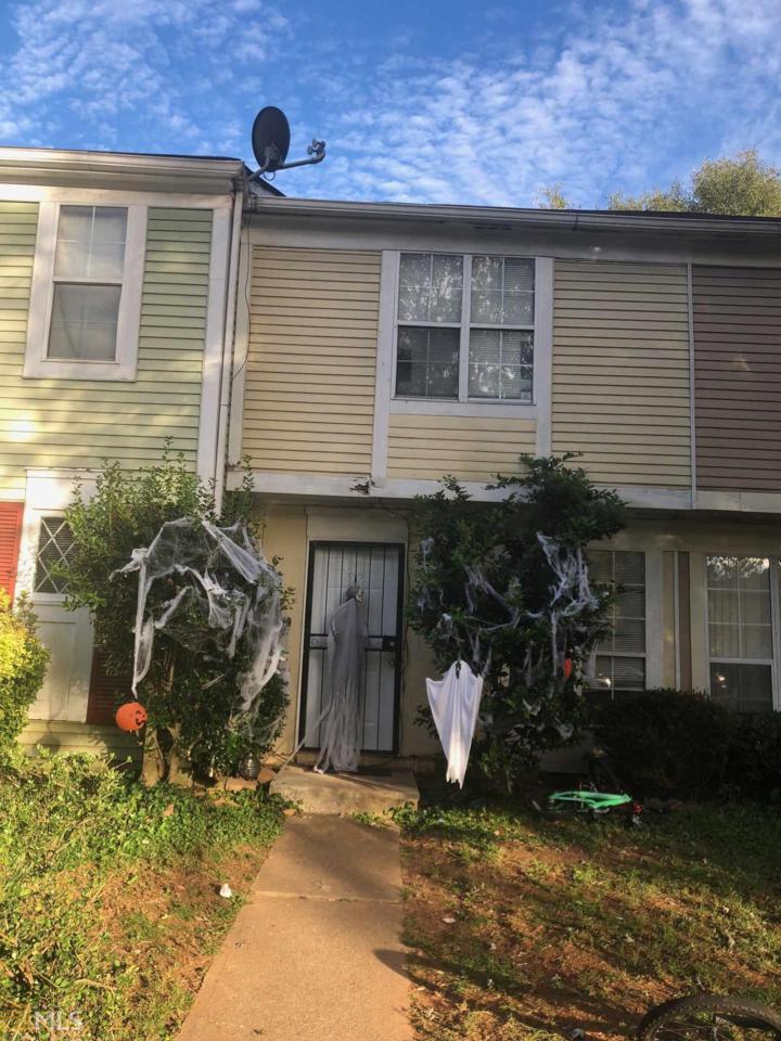 444 Prince Of Wales - Photo 1