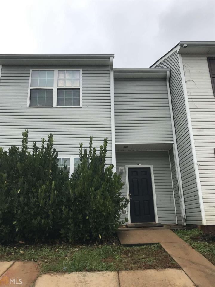 1720 Carrington - Photo 1