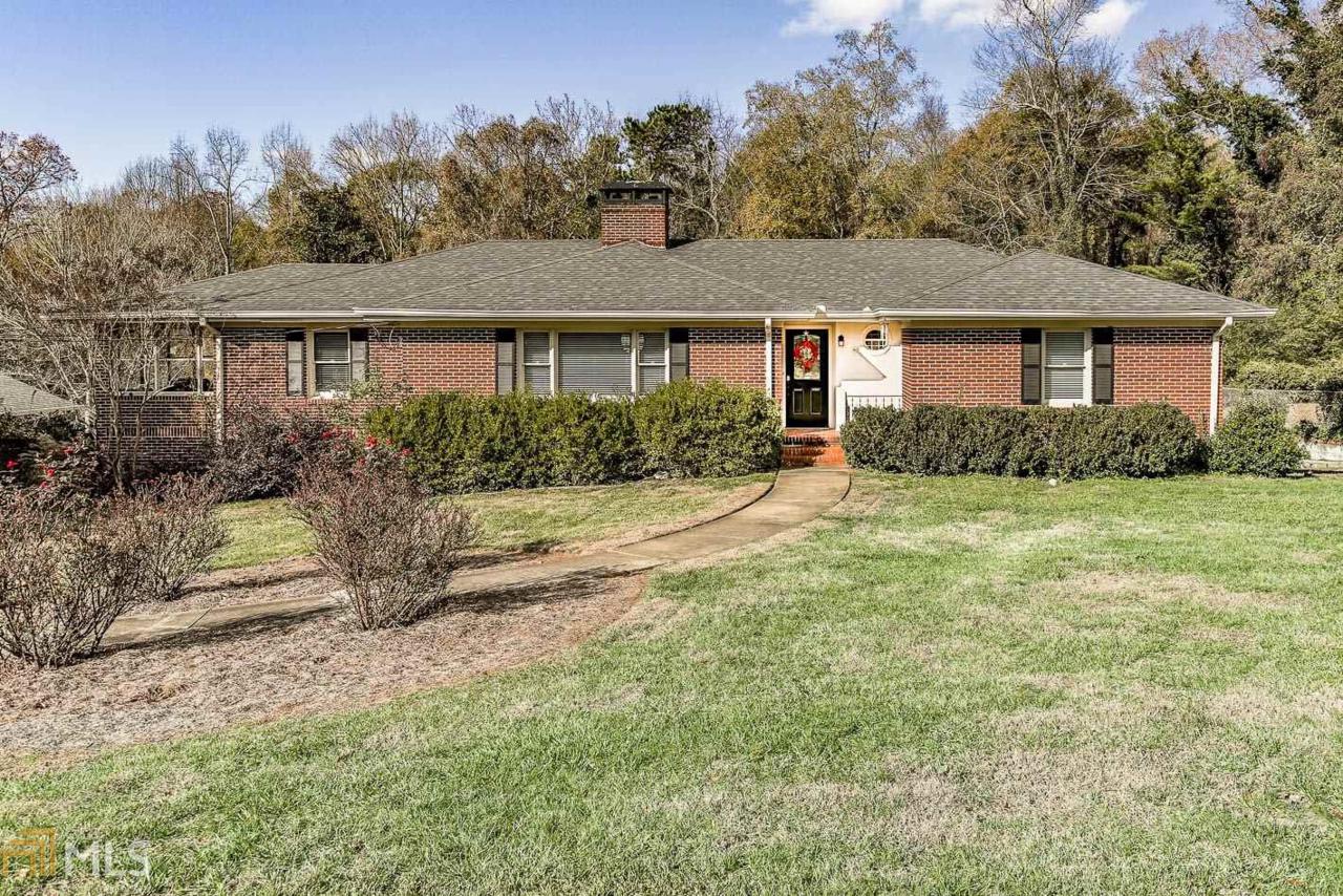 590 Dixon - Photo 1