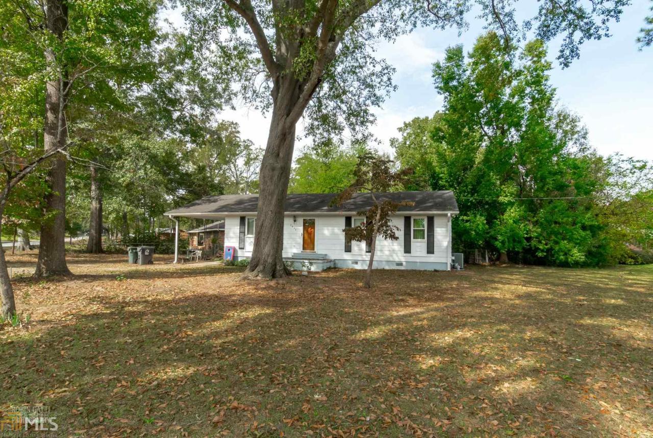 2805 Estates Rd - Photo 1